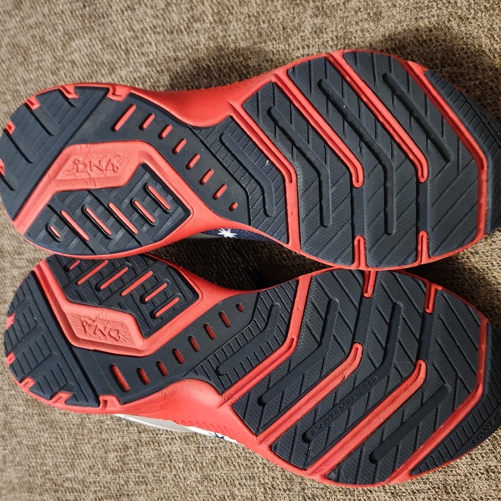 Brooks Women's Patriotic Edition Running Shoes, Launch 8, Sz 7.5m - Picture 5 of 5